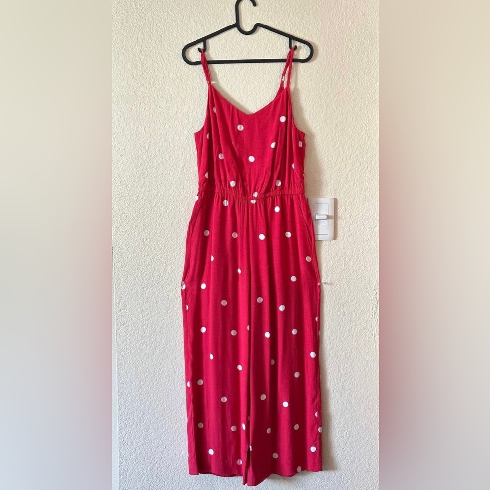 Used like new pink LOFT jumpsuit. Great condition.